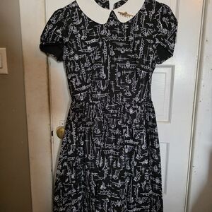 HIGHLY COLLECTIBLE● Dapper Day Dress With Matching Pin